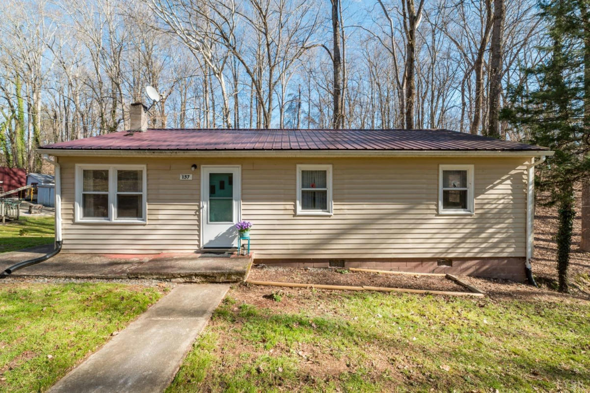 137 CENTRAL ST, BROOKNEAL, VA 24528, photo 1 of 30